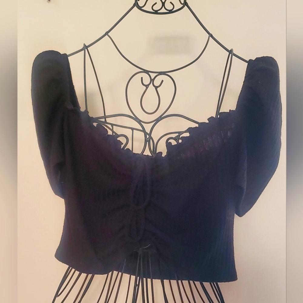 SHEIN Black Puff Sleeve Cropped Top
